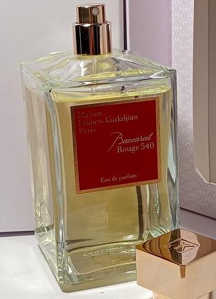 Бренд: maison francis kurkdjian
серія: baccarat rouge 540
група товару: парфумована вода 185 мл