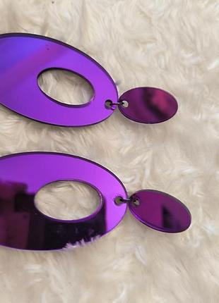 Стильный сережки сиреневого цвета