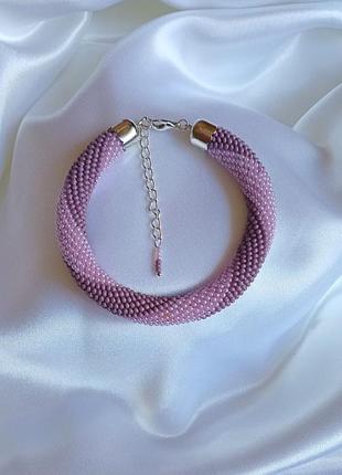 Браслет женский серо-сиреневый матовый и свет сиреневый блестящий чешский бисер.