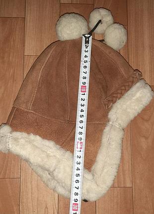 Шапка женская, зимняя, бежево - коричневого цвета, закрывает уши