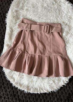 Юбка з воланом та ремінцем, пудрового кольору