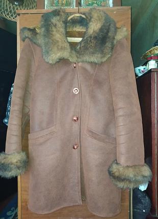 Полушубок з капюшоном, б/у, з карманами