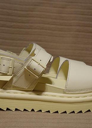 Отличные фирменные босоножки dr. martens voss –  hydro leather 40 р. ( 26,5 см.)