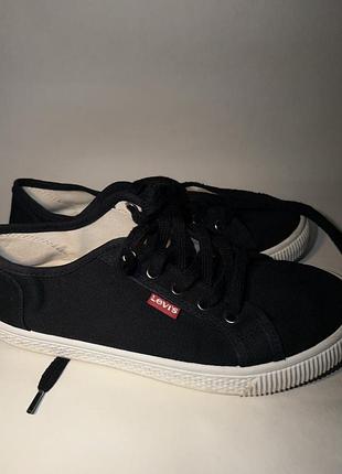 Чорні кеди levi’s