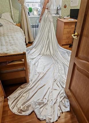 Платье с большим шлейфом для фотосессии magelite