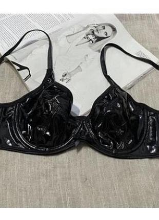 Крутий чорний бюст на кісточках із шкірзамінника