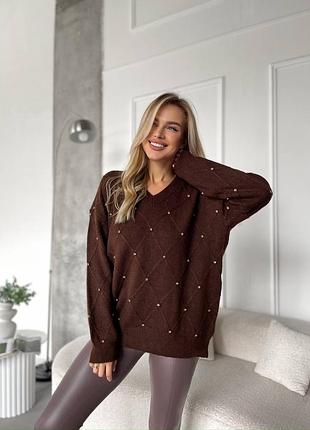 Джемпер шоколадного цвета со стразами