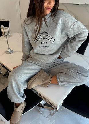 Костюм жіночий