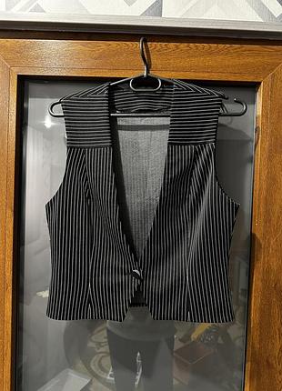 Жилетка безрукавка класична