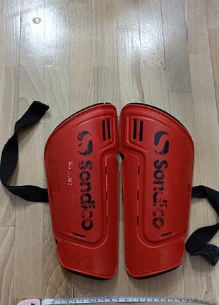 Щитки футбольные sondico