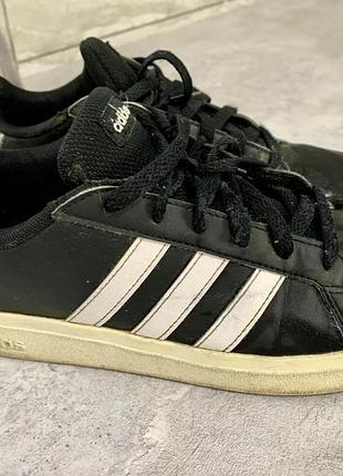 Гарні кросівкчи аdidas