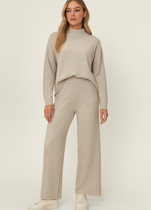 Штани  молочні  вязані  у рубчик