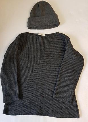 Очень теплый джемпер 50% шерсти, шапочка в подарок.
