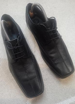 Продам чоловічі шкіряні туфлі бренду next
