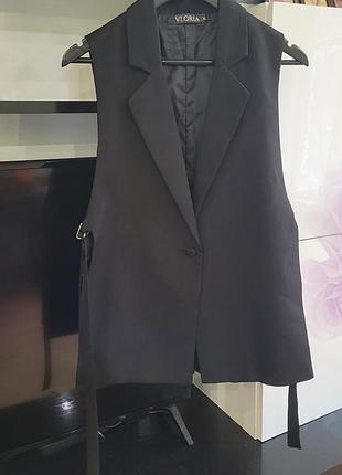 Жилет с брюками