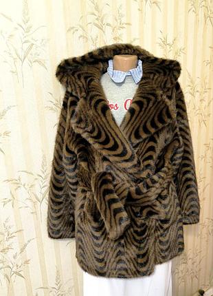 Леопардовая шуба емко мех под нотку.