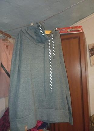 Світер
в дуже гарному стані