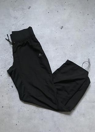 Чорні штани внизу з резинкою жіночі