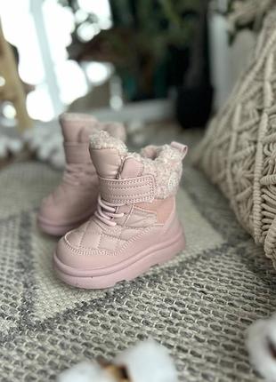 Зимові черевики на дівчинку