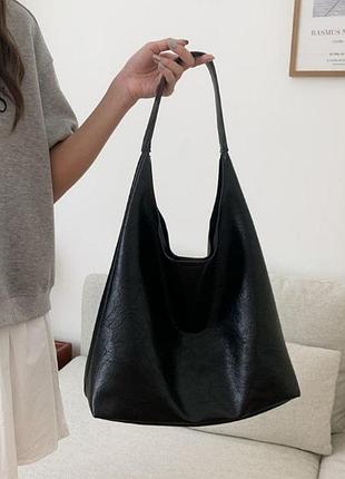 Стильная женская сумочка+ косметичка,цвет черный.