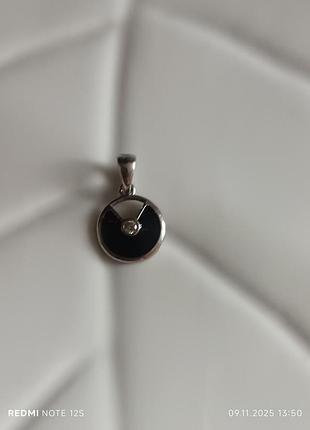 Стильная серебряная подвеска черная эмаль с фианитом