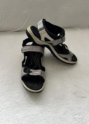 Cандалии фирмы ecco 38 размер по стельке от края до края 24,5 см
