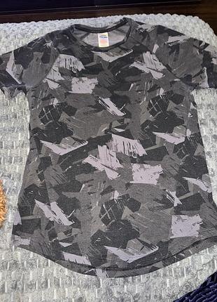 Спортивна футболка чоловіча вільна