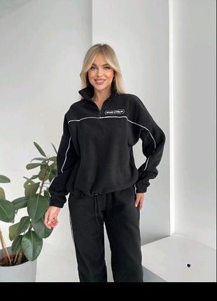 Теплий жіночій костюм