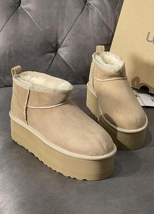 Ugg classic ultra mini platform бежеві