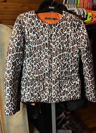 Куртка-пуховик з леопардовим спринтом  marks & spencer и befree fashion. розмір 34