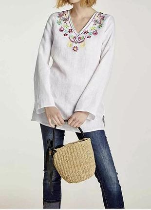 Льняная блуза с вышивкой