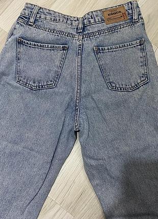 Жіночі джинси