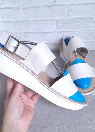 Кожаные сандалии, босоножки на танкетке clarks размер eur 42