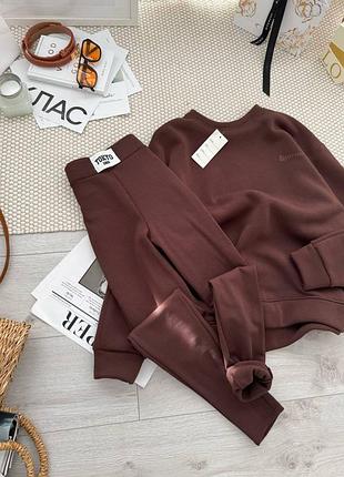 Костюм женский утепленный в спортивном стиле