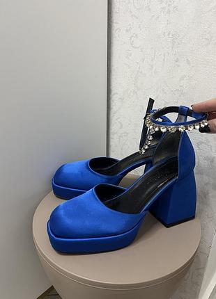 Жіночі туфлі на підборах