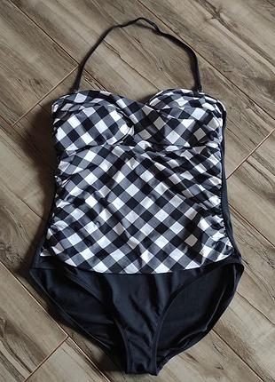 Слитный купальник