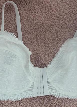 Белый бюстгальтер крючки спереди р.95е