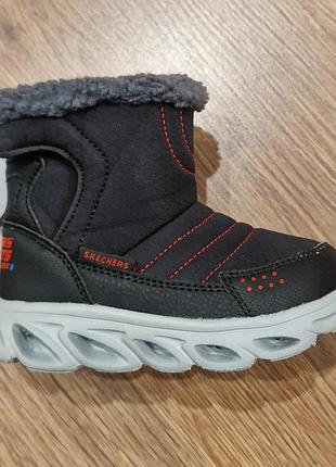 Новые зимние сапоги skechers 26 размер 16 см водонепряные светится подошва