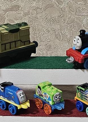 Паровозики томас chuggington и коллекционные мини-паровозики из серии «томас и его друзья» (thomas &amp; friends minis) от fisher-price.