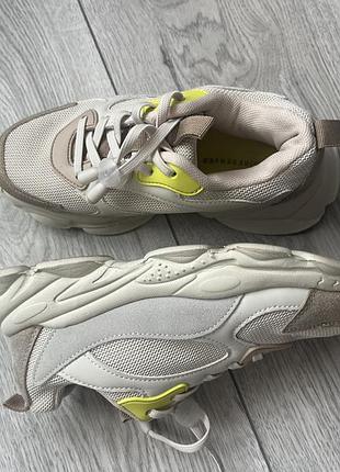 Кросівки 33 р