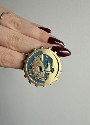 Пін значок металевий брошка “техно-череп у шестерні” | стімпанк-символ сили