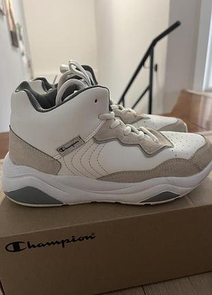 Жіночі кросівки champion