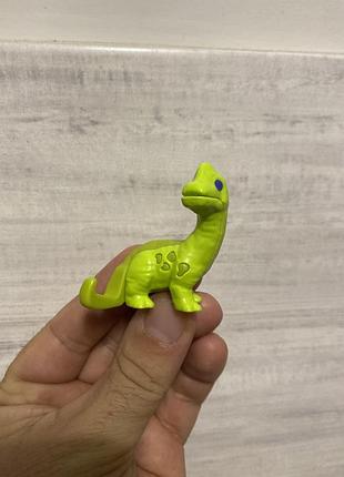 Кіндер joy брахіозавр jurassic world