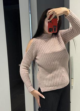 Светер зимовий рожевий з голими плечима