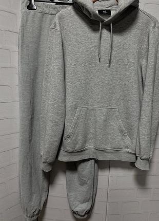 Спортивний костюм