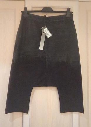 Авангардные трикотажные брюки с мотней.