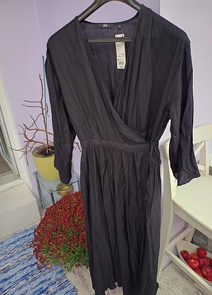Новое с этикеткой платье с запахом uniqlo