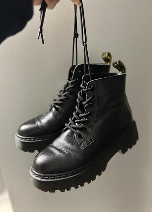 Ботинки мартінси