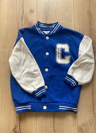 Бомбер дитячий h&m синій з білими рукавами, varsity стиль, розмір 98/104 (2–4 роки)