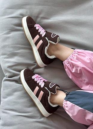 Стильні жіночі кросівки зима